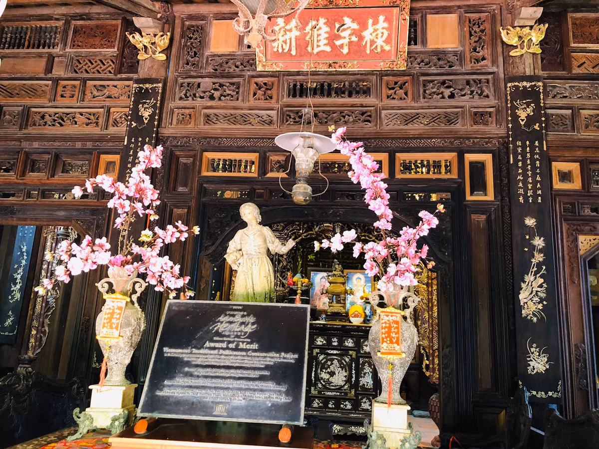 Năm 2002, tổ chức JICA Nhật Bản sang khảo sát và xác định ngôi nhà cổ ông Kiệt là một trong những căn nhà đẹp nhất Việt Nam. Ảnh: Thamhiemmekong