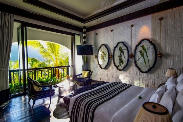 Mọi vật nơi đây đều được sắp đặt hài hòa với thiên nhiên, mang đến không gian nghỉ dưỡng thư thái. Ảnh: Booking