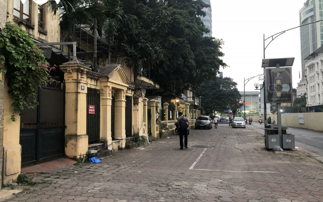 Căn biệt thự cách không xa ga Hà Nội ở khu vực trung tâm Thủ đô, do bố bà Nhàn đứng tên. Ảnh: VOV