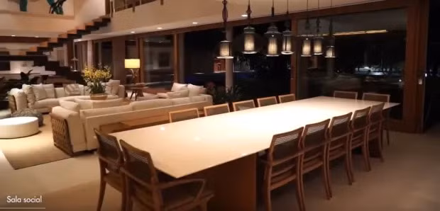 Không gian rộng rãi để tiếp khách. Ảnh: Thesun