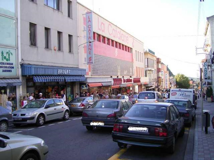 Theo số liệu năm 2017, hội đồng làng đã chi 5.000 bảng Anh trong tổng số tiền 240.000 bảng dành riêng cho các công trình công cộng.