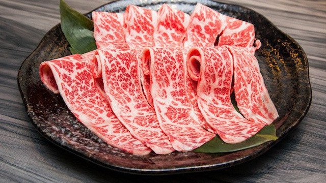 Năm 2002 từng có một con bò Wagyu được xuất trại với giá bán lên đến 400.000 USD (gần 10 tỷ đồng). Ảnh: Pun Food