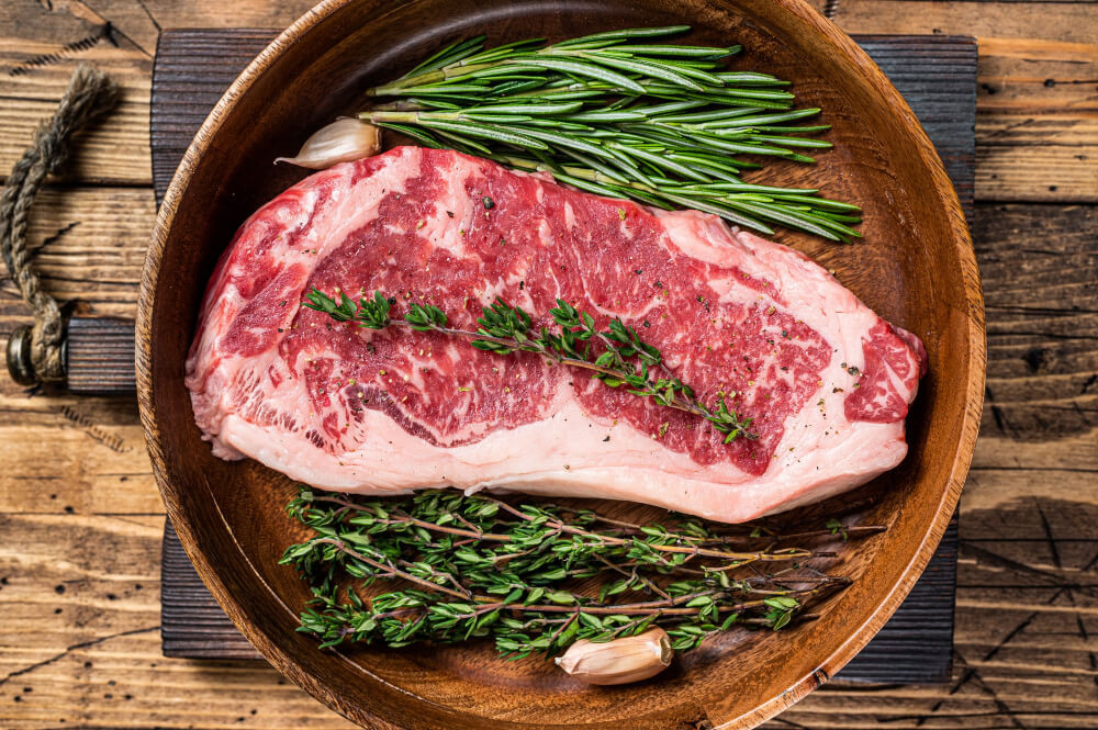 Những nguyên liệu như bò Úc Wagyu, hải sâm hay tôm Movenpick nổi tiếng đắt đỏ, chỉ giới thượng lưu mới có cơ hội thưởng thức. Ảnh: Internet