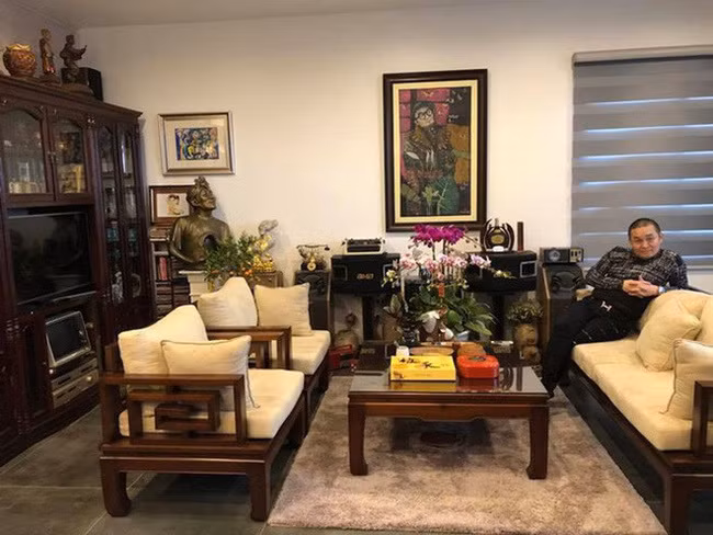 Là nghệ sĩ nổi tiếng, sự nghiệp thăng hoa đã giúp nghệ sĩ Xuân Hinh sở hữu khối tài sản lớn. Trong đó có căn nhà trên phố Hàng Bông (Hà Nội). Ảnh: Vietnamnet