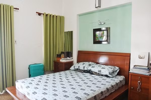 Phòng ngủ đơn giản nhưng ấm cúng. Ảnh: Vietnamnet