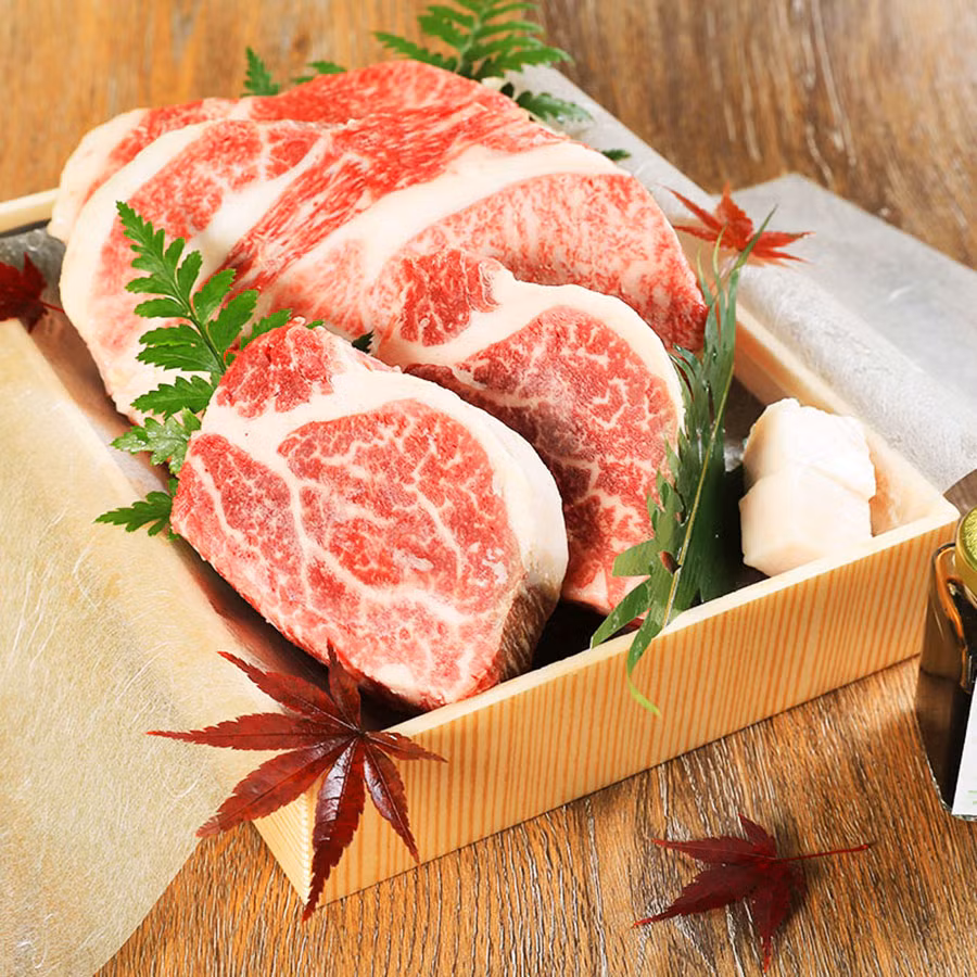 Theo một chủ nhà hàng ở TP HCM, những ngày này bắt đầu vào cao điểm của thị trường Tết, song khách hàng chủ yếu là doanh nghiệp, người kinh doanh chọn mua. Ảnh: Bio Planet