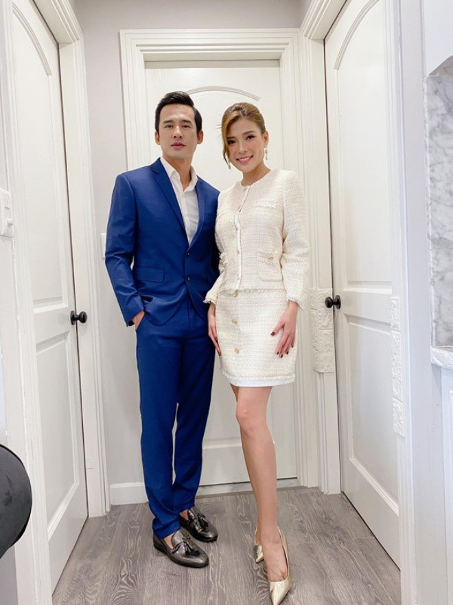 Hiện tại, cặp đôi đang sống trong căn hộ cao cấp tại TP HCM.