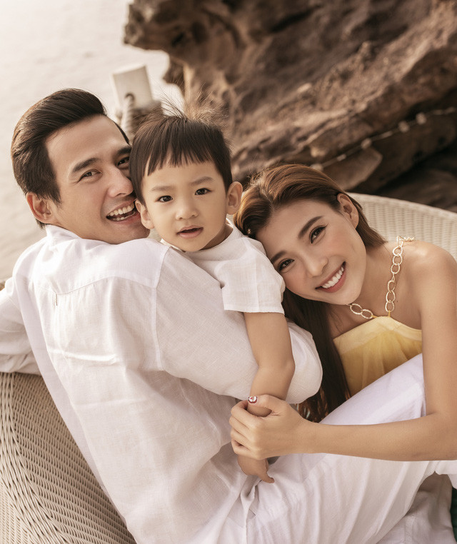 6 năm sau khi kết hôn, Thuý Diễm - Lương Thế Thành có cuộc sống hạnh phúc cùng cậu con trai kháu khỉnh Bảo Bảo.