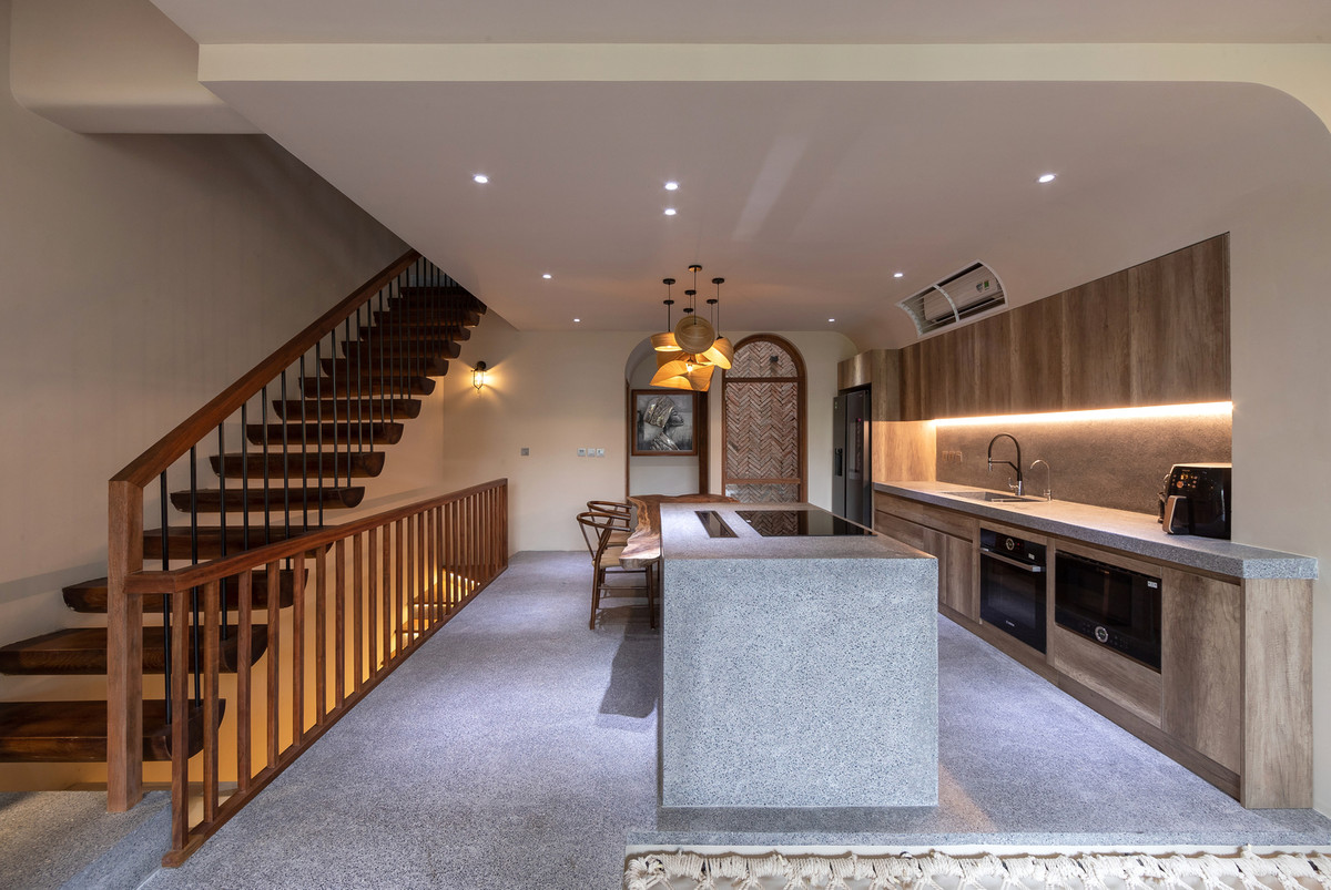 Không gian sinh hoạt chung - riêng và khu công năng được bố trí tuy phá cách nhưng liên kết chặt chẽ với nhau.