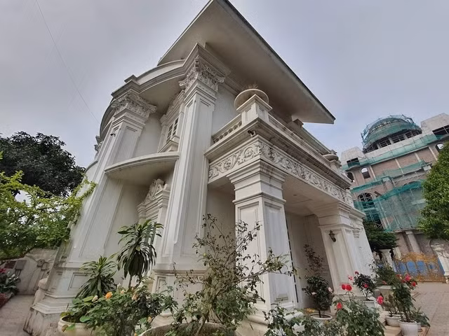 Ngôi nhà trải qua 2 giai đoạn xây dựng, sửa chữa và hoàn thiện với tổng kinh phí khoảng gần 27 tỷ đồng. Ảnh: Dân trí