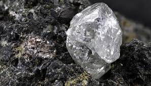 Từ kim cương bắt nguồn từ tiếng Hy Lạp “adamas”, có nghĩa là bất khả chiến bại hoặc không thể phá hủy. Ảnh: Getty