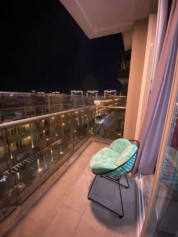 Ban công đơn giản nhưng thoáng mát.