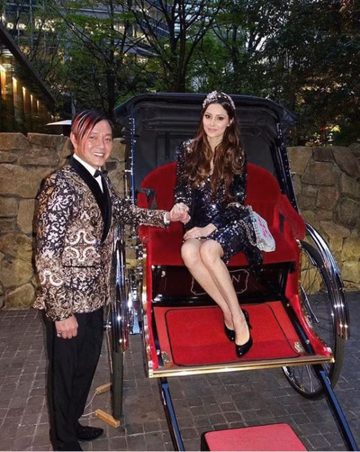 Nhiều trang tin cho biết, tập đoàn bất động sản của Stephen Hung rơi vào tình cảnh khó khăn.