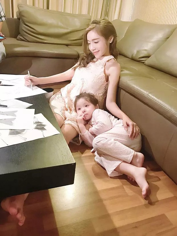 Bên cạnh đó, Elly Trần còn sở hữu bất động sản cả trong và ngoài nước. Tại TP HCM, Elly Trần đang cùng các con sinh hoạt trong một căn hộ cao cấp. Ảnh: FBNV