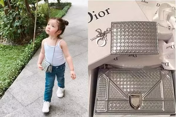 Elly Trần mạnh tay tậu túi xách hàng hiệu có giá trị không dưới 50 triệu đồng cho con gái. Ảnh: FBNV