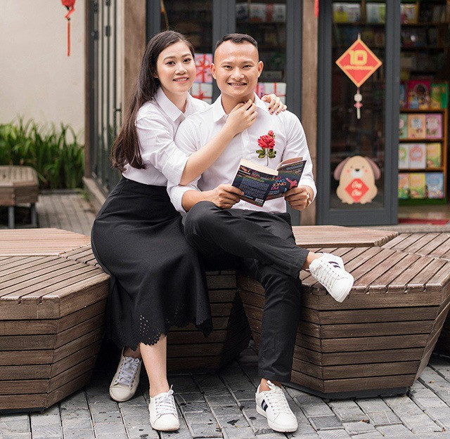 Năm 2018, Trọng Hoàng kết hôn với Quỳnh Anh, làm việc trong ngành công an. Hiện, vợ chồng Trọng Hoàng đang sống trong một căn chung cư hiện đại, diện tích vừa phải. Ảnh: FBNV