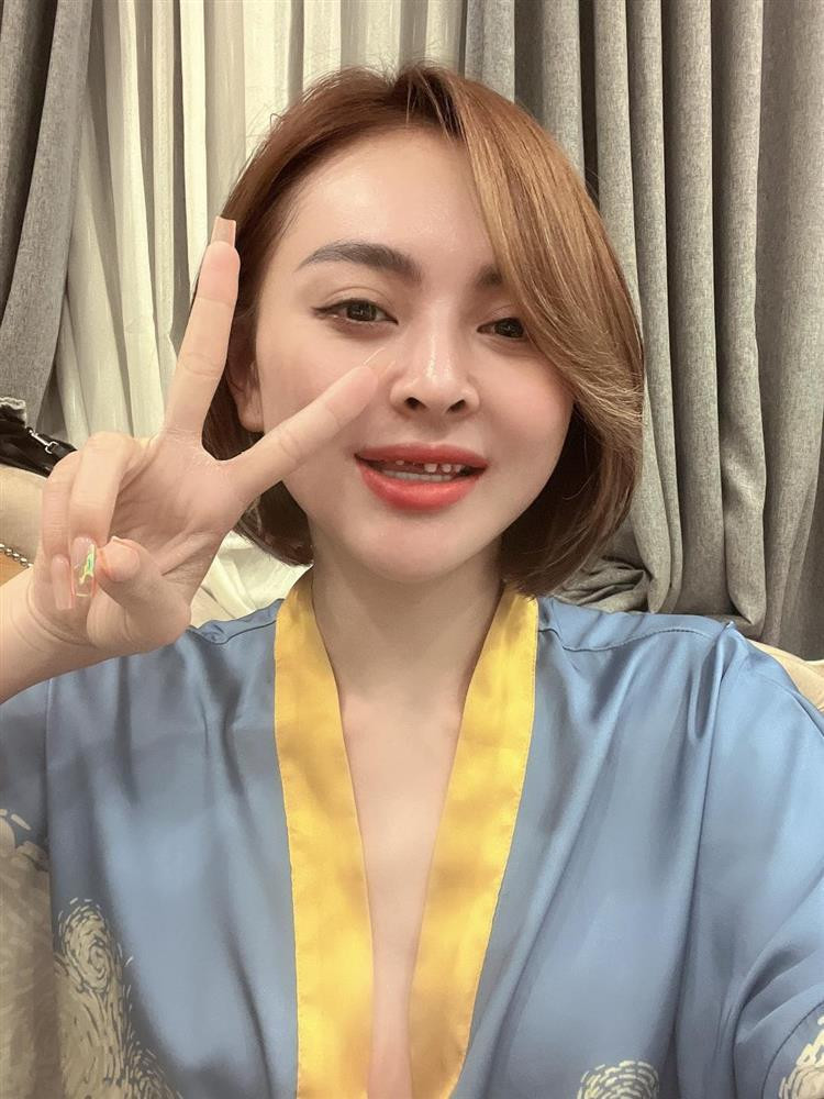 Trên trang cá nhân, Trang Nemo không ngại công khai cuộc sống sang chảnh và giàu có của mình. Ảnh: FBNV