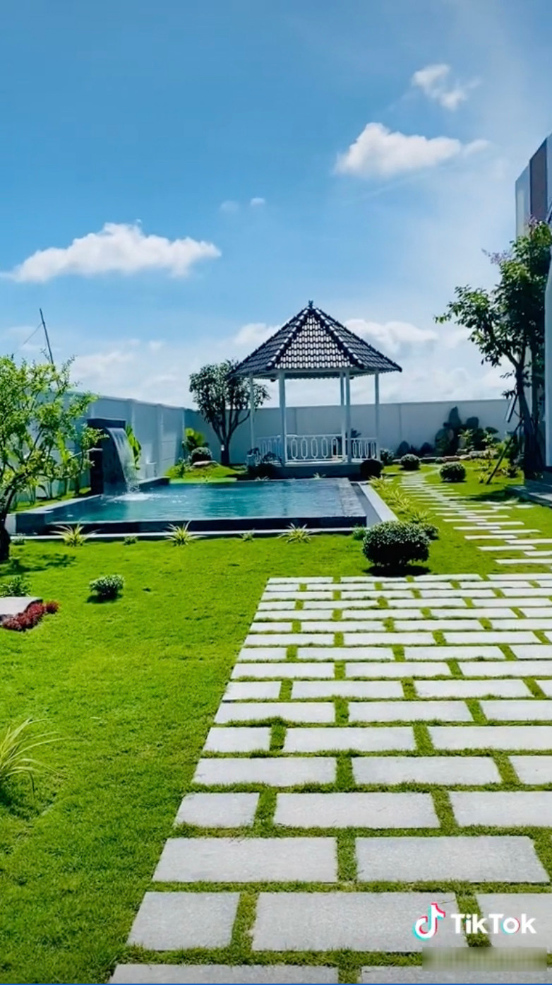 Trong biệt thự có cả hồ bơi thoáng đãng nghỉ ngơi và sống ảo. Ảnh: TikTok tuanngoc26