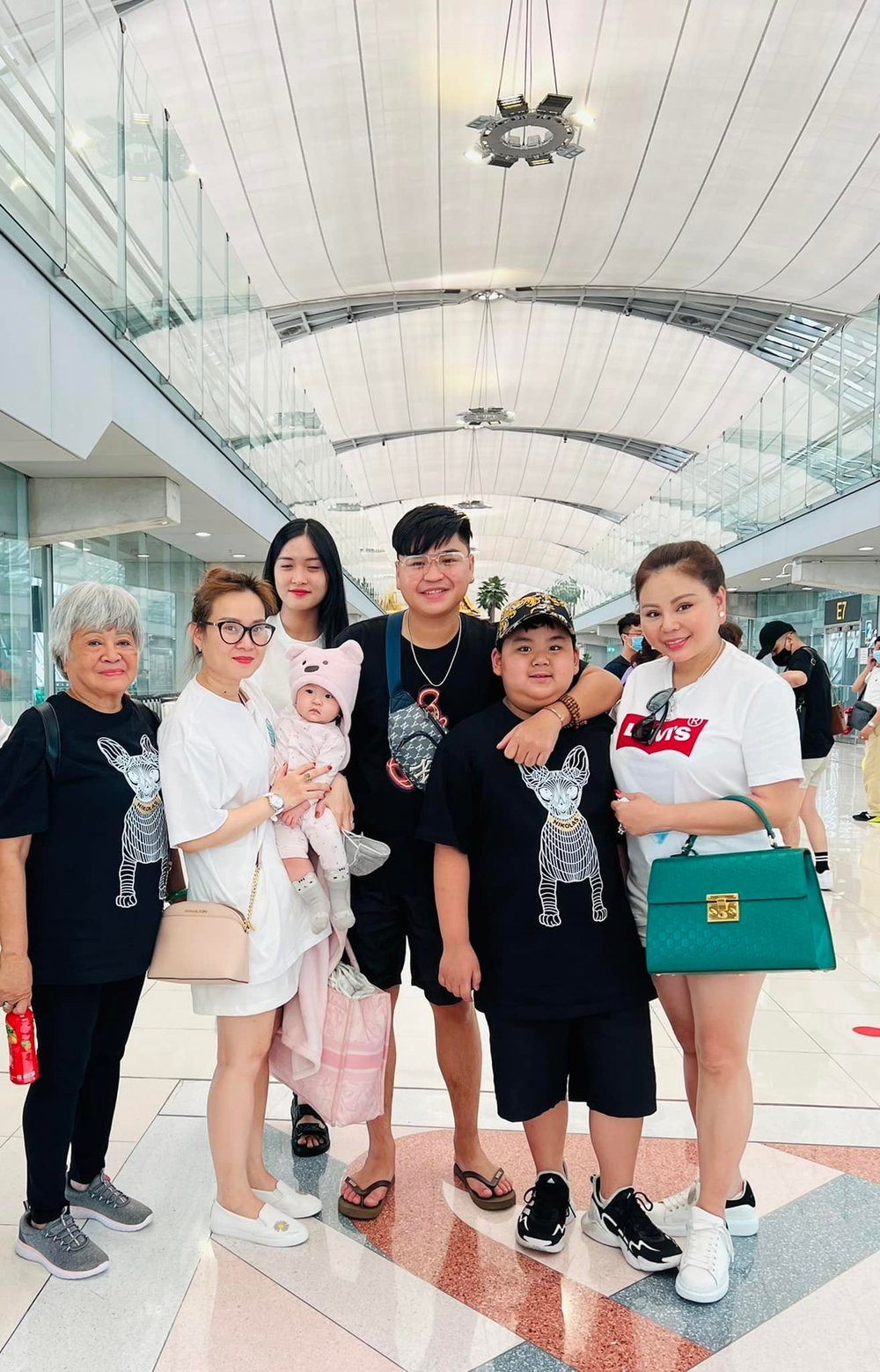 Nữ diễn viên còn đưa người nhà đi du lịch sang chảnh. Ảnh: FB Nguyễn Lê Giang