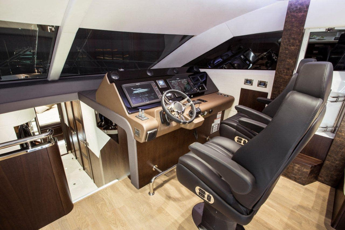 Với nhiều cải tiến và nâng cấp mới mẻ, FLC Albatross có giá lên tới 3 triệu USD, tương đương khoảng hơn 73 tỷ đồng. Ảnh: FLC Yacht Club