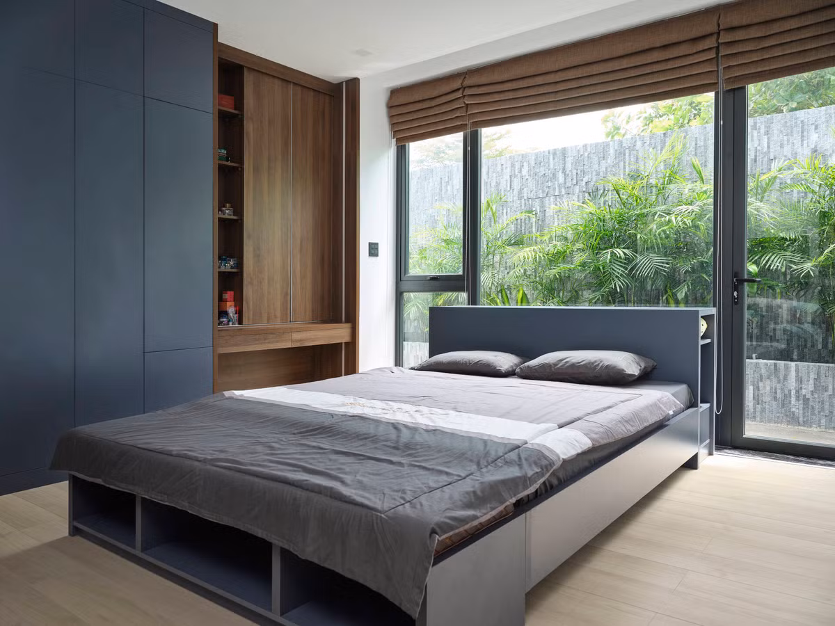 Phòng ngủ thiết kế hiện đại, tối ưu diện tích sinh hoạt.