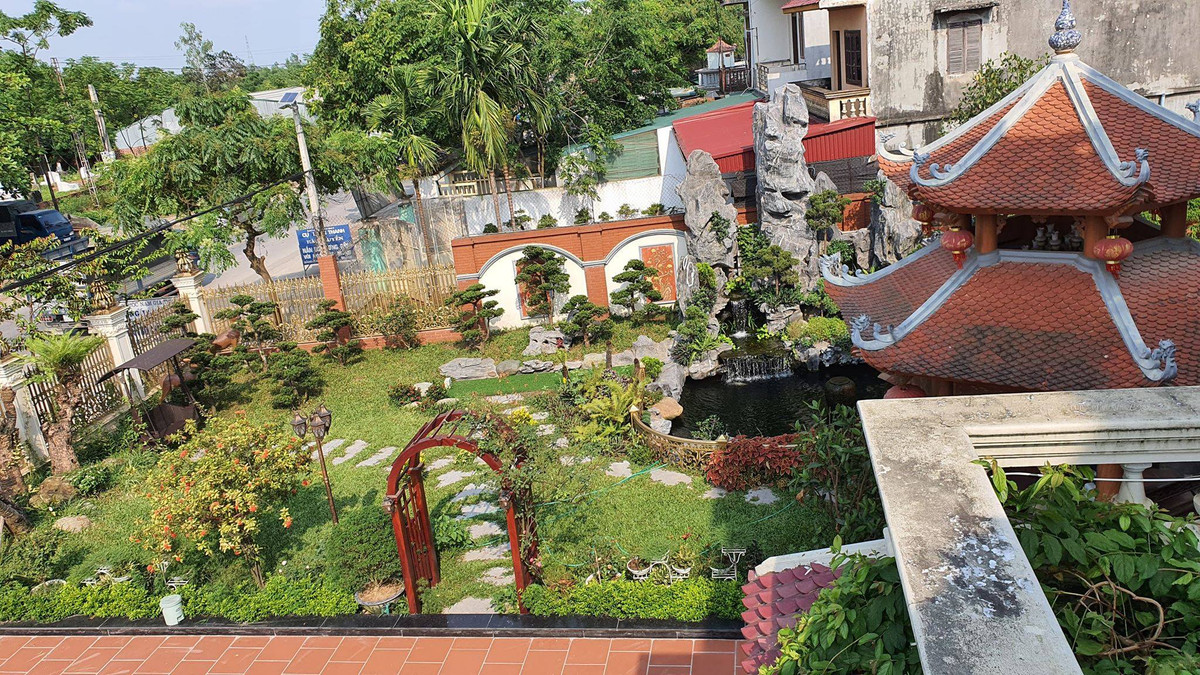 Toàn cảnh khuôn viên sân vườn phía trước căn nhà. Ảnh: Dân Việt