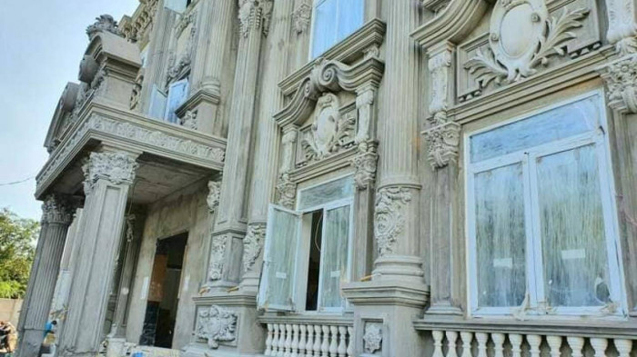 Không chỉ là nơi cư ngụ, gia chủ còn có ý định để bà con – những ai yêu thích kiến trúc, cảnh quan quanh khu nhà có thể thăm quan, chụp ảnh. Ảnh: Báo giao thông