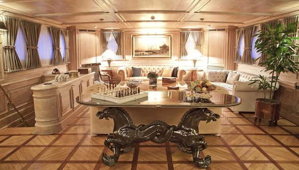 Nội thất sang trọng bên trong du thuyền Creole. Ảnh: Boat International