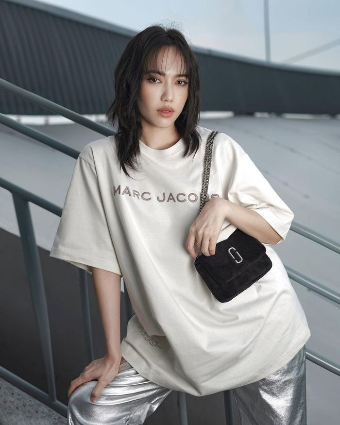 Thời gian gần đây, nữ diễn viên cũng mạnh tay hơn trong khoản mua sắm hàng hiệu. Ảnh: FB Diệu Nhi