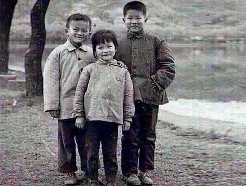Jack Ma sinh ra trong một gia đình nghèo ở Hàng Châu (Trung Quốc). Từ bé, Jack Ma đã có năng khiếu học tiếng Anh nhưng lại kém môn toán. Ảnh: Chinanews