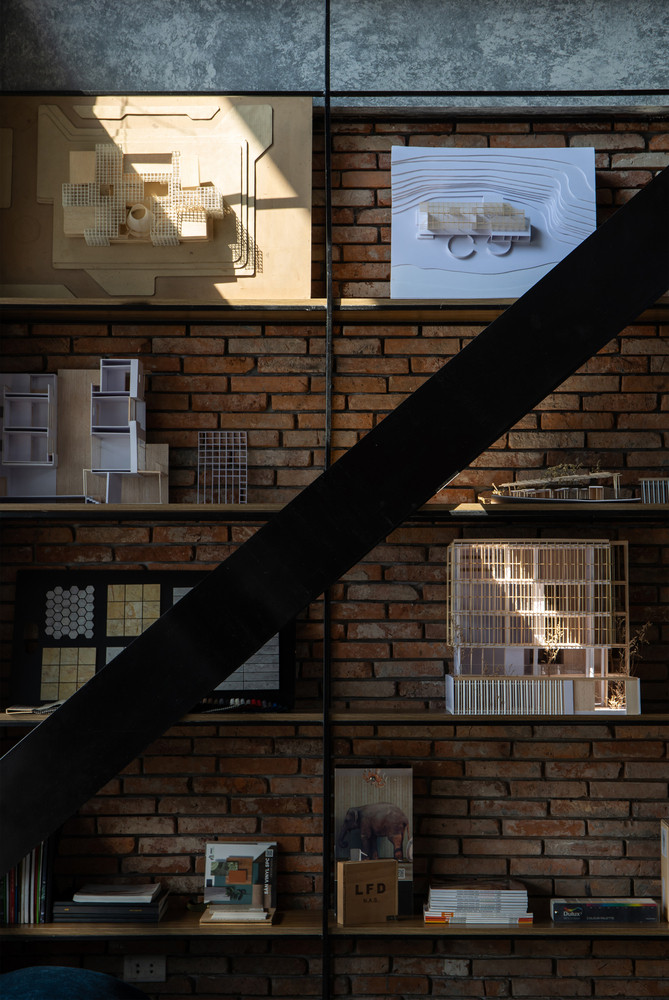 Nhờ đó, ánh sáng tự nhiên có thể chiếu sâu vào bên trong.