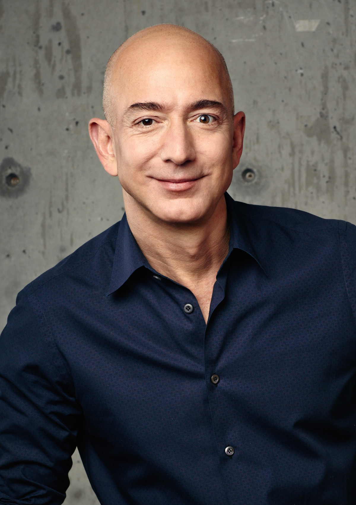 Để định lượng sự giàu có đó hơn nữa, đối với Jeff Bezos, chi 88.000 USD (gấp 2,5 lần mức lương trung bình hàng năm ở Mỹ) giống như tiêu 1 USD. Tuy nhiên, đó là ước tính của năm 2018.
