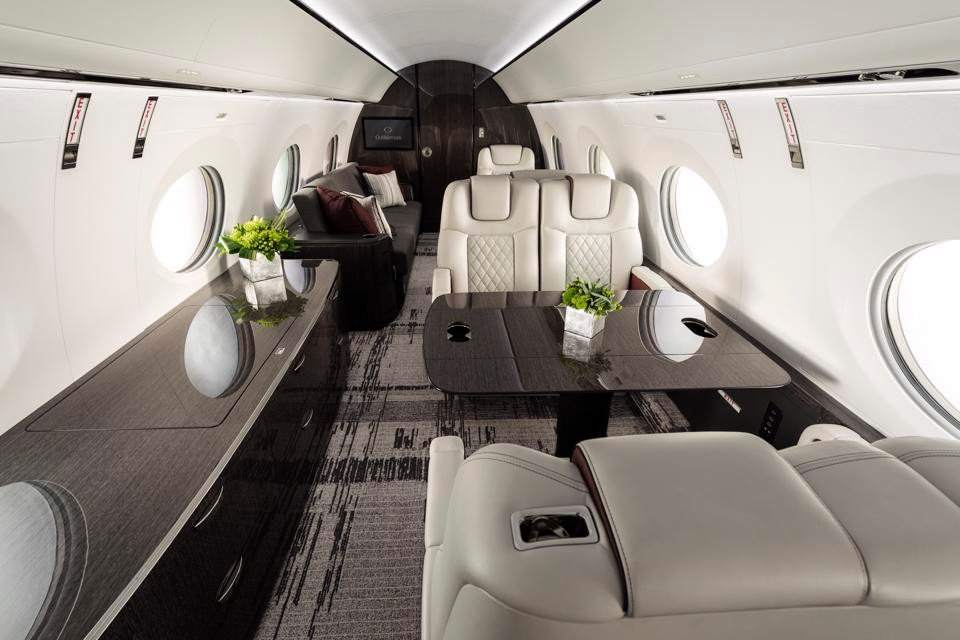 Nội thất của Gulfstream G650ER có sức chứa tối đa 17 hành khách ngồi hoặc 6-8 hành khách ngủ. Ảnh: Gulfstream