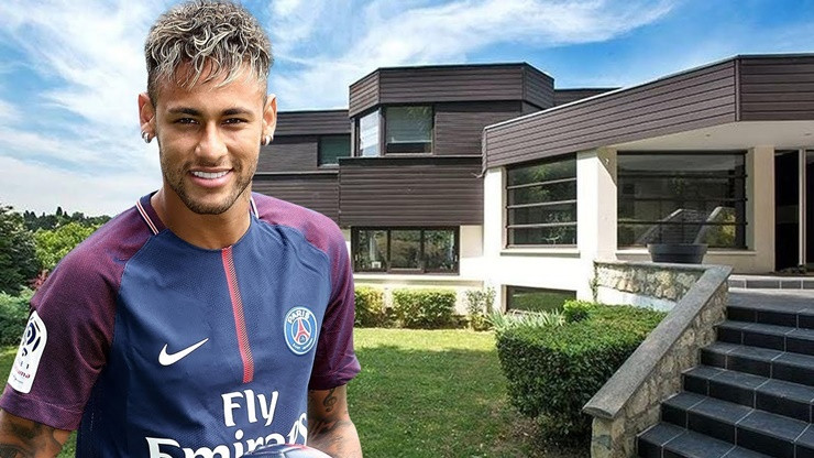 Ngoài ra, Neymar còn sở hữu biệt thự 9 triệu USD ở Brazil với chỗ đỗ trực thăng.