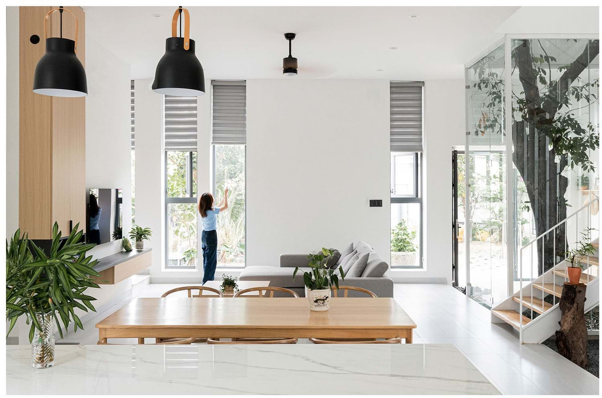 Các phòng chức năng như phòng khách, phòng bếp, bàn ăn, phòng thờ...được kết nối trực tiếp với không gian chung.