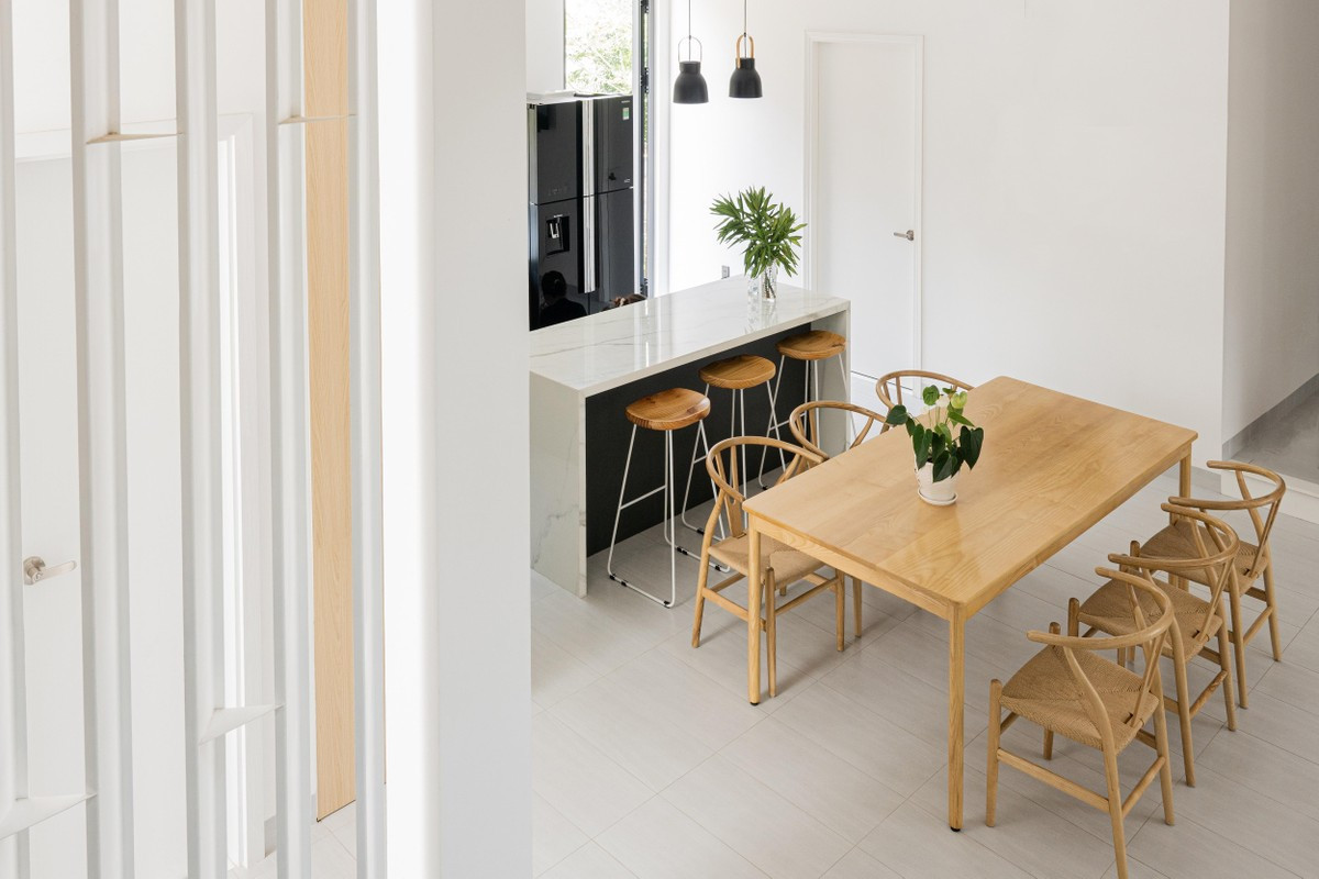 Nhà bếp tiện nghi, ấm cúng nhưng vẫn toát lên vẻ hiện đại và tinh tế.