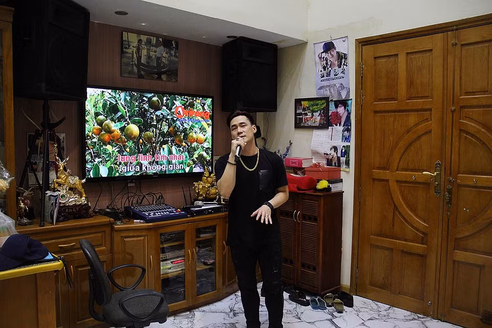 Ý tưởng căn biệt thự này do bố nam ca sĩ vẽ thiết kết, còn Khánh Phương góp sức lên ý tưởng. Ảnh: Lao động