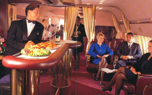 Hãng hàng không MGM Grand Air do tỷ phú Kirk Kerkorian sáng lập với mục đích ban đầu là phục vụ những người giàu, đặc biệt là đưa những hành khách có nhu cầu tới sòng bài tại Las Vegas của ông.