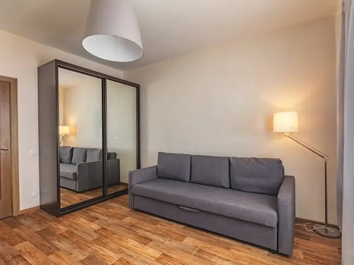 Nội thất giá rẻ dù sản xuất nhanh chóng không hẳn là một ý tưởng hay. Bởi, chất lượng kém khiến chúng rất nhanh hỏng.