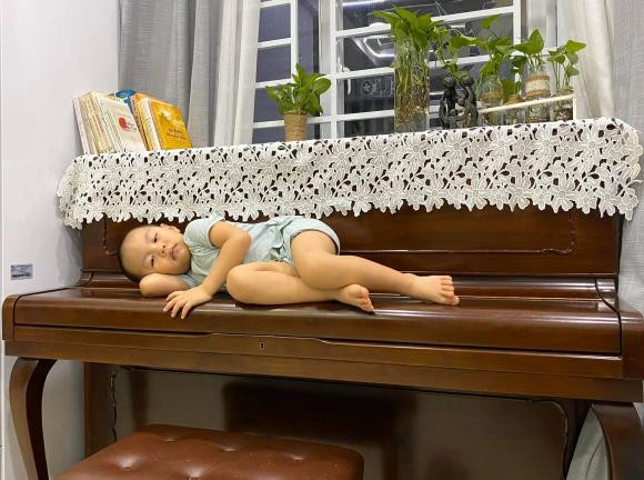 Một góc khác trong phòng khách của Quốc Nghiệp - Ngọc Mai. Ảnh: FBNV