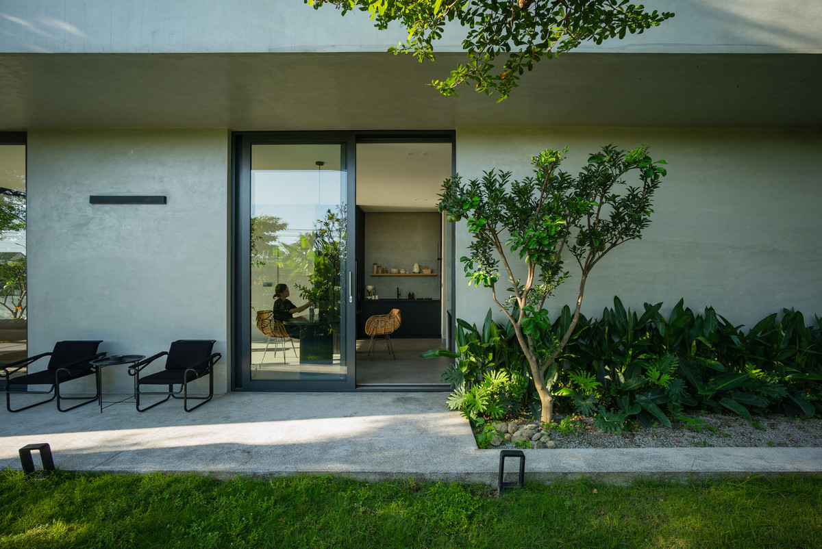 Đặc biệt, thiết kế nhà khắc phục được các vấn đề khí hậu khu vực như nắng gắt, mưa nhiều.