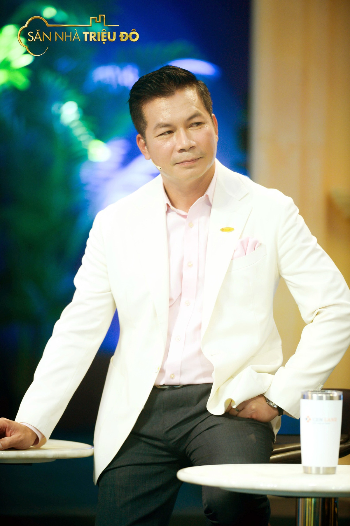 Năm 2008, Shark Phạm Thanh Hưng bắt đầu đảm nhiệm chức vụ Phó Chủ tịch HĐQT của Bất động sản Thế Kỷ. Công ty thành lập từ năm 2001. Vốn điều lệ thực góp của công ty tính đến hết ngày 30/6/2022 là 2.015 tỷ đồng đồng. Ảnh: FB Shark Phạm Thanh Hưng