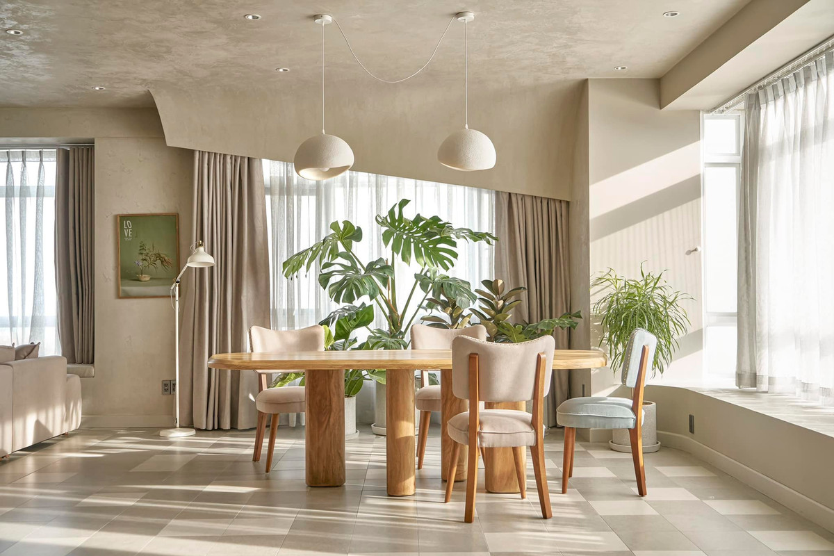 Qua hình ảnh có thể thấy, căn hộ mới của Phạm Quỳnh Anh diện tích khá rộng, có gam màu trắng chủ đạo.