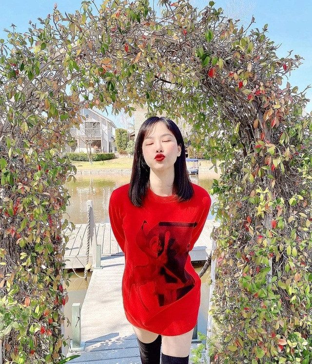 Trước hay sau nhà cũng đều có view cực chất. Ảnh: Instagram NV