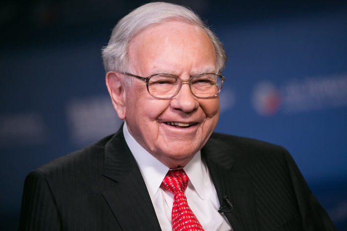 Mới đây, tỷ phú Warren Buffett gây chú ý khi công khai quyên tặng cổ phiếu Berkshire Hathaway Inc. cho các tổ chức thiện nguyện cộng đồng. Ảnh: Reuters