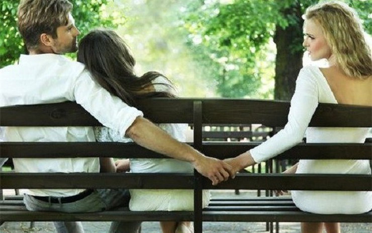 Nghe có vẻ lạ đời nhưng đóng giả làm người thứ 3 là công việc phổ biến ở Brazil. Ảnh minh hoạ