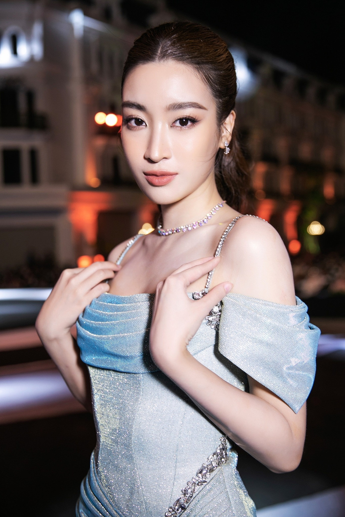 Hoa hậu Đỗ Mỹ Linh sinh ra và lớn lên tại Hà Nội, bố mẹ là công chức. Ảnh: Vietnamnet