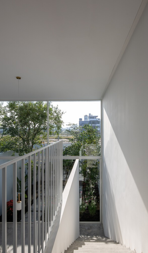 Mọi không gian đều được kết nối với ánh sáng và không khí trong lành bên ngoài. Nguồn ảnh: Hoang Lê