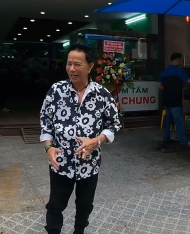 Nhiều khán giả bất ngờ khi đã U70, sở hữu tài sản đáng nể nhưng nam danh hài vẫn rất đam mê lao động. Ảnh: Người đưa tin