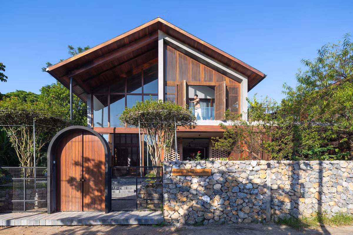  Ngôi nhà cũng là nơi sum họp của các thành viên khác trong gia đình mỗi dịp cuối tuần sau những ngày làm việc, học tập mệt mỏi.